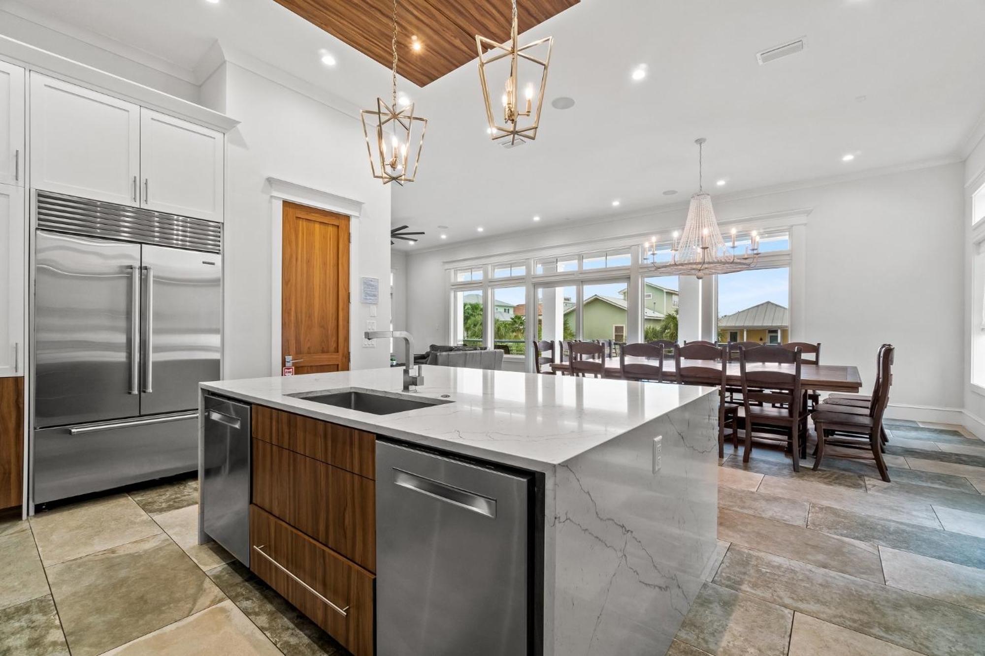 Coast Is Clear With Jetted Pool And Game Holiday home Destin