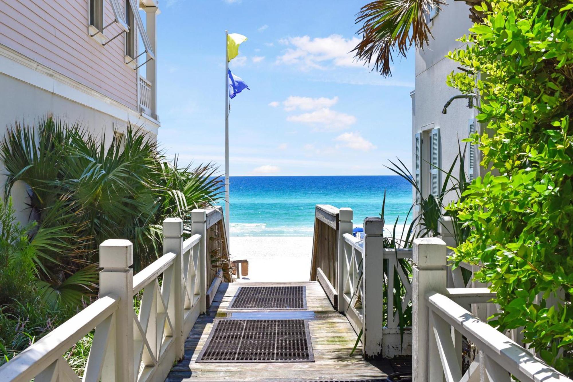 Coast Is Clear With Jetted Pool And Game Destin