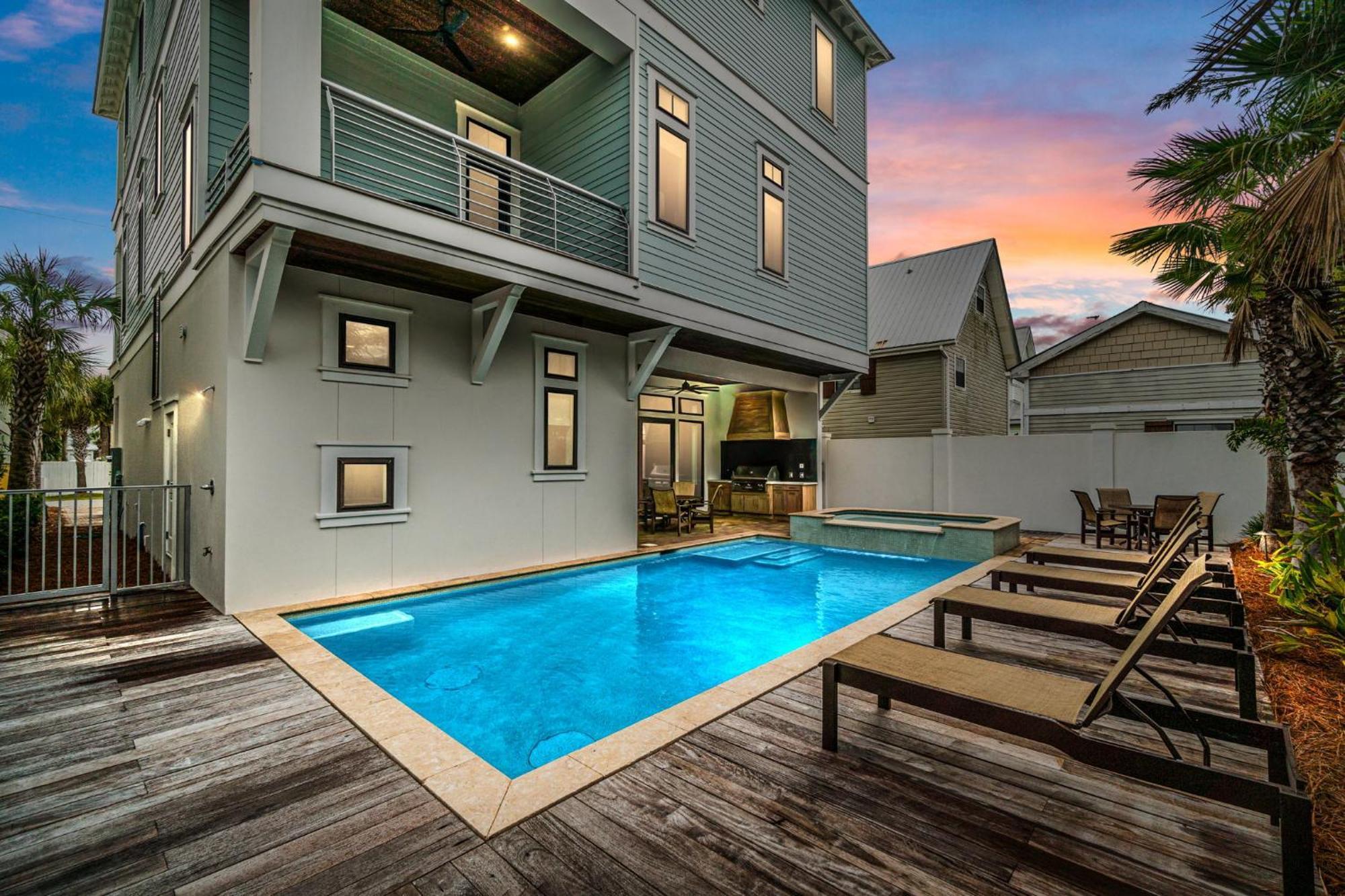 Coast Is Clear With Jetted Pool And Game Holiday home
