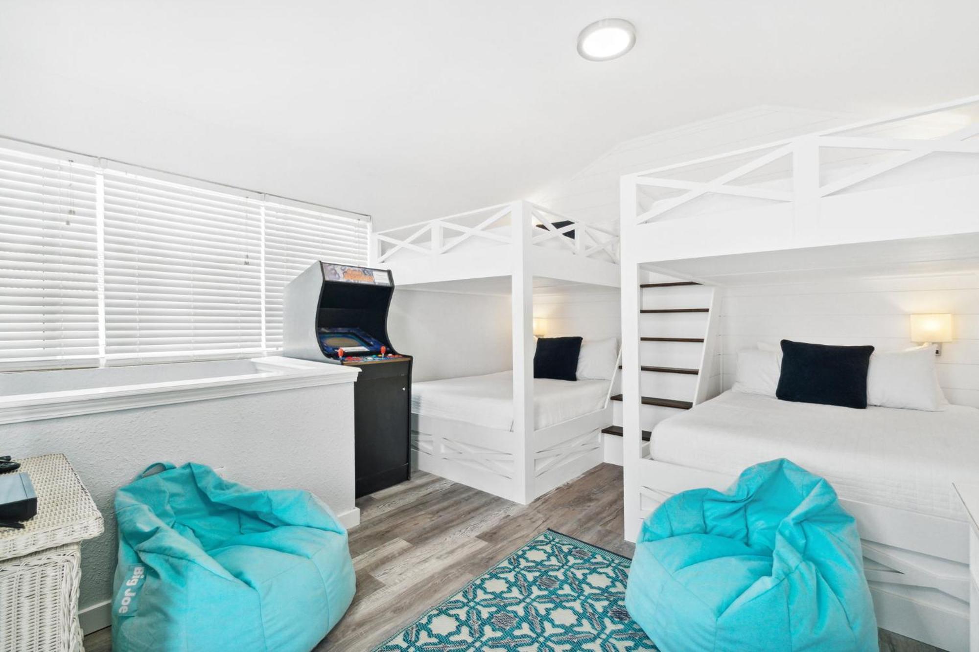 Frangista Breeze With Heated Pool Holiday home *