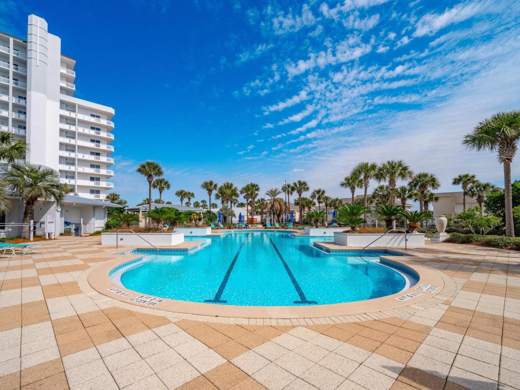 Harbor Landing 102b - Beautiful Harbor Views Destin