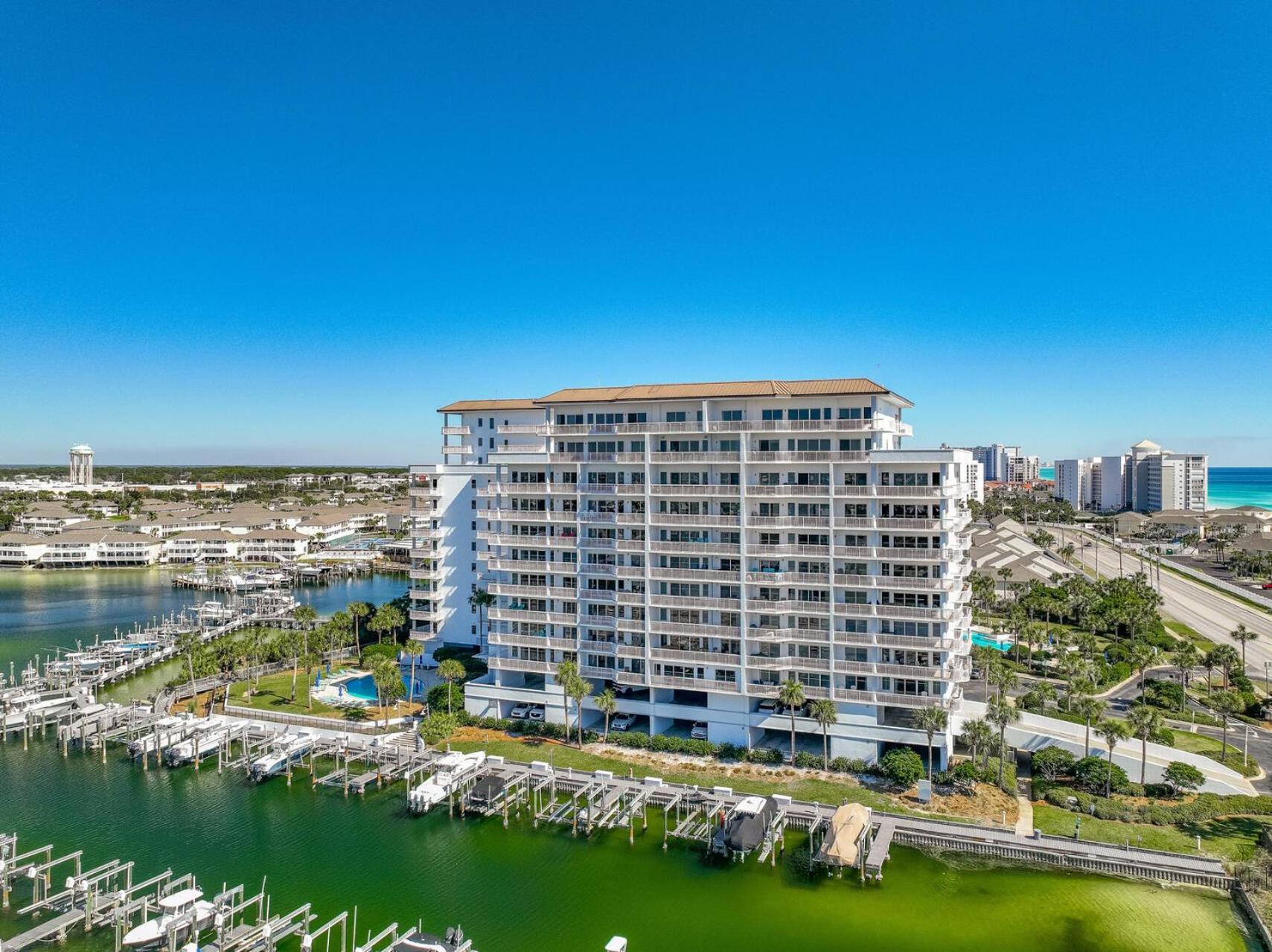 Harbor Landing 102b - Beautiful Harbor Views Destin
