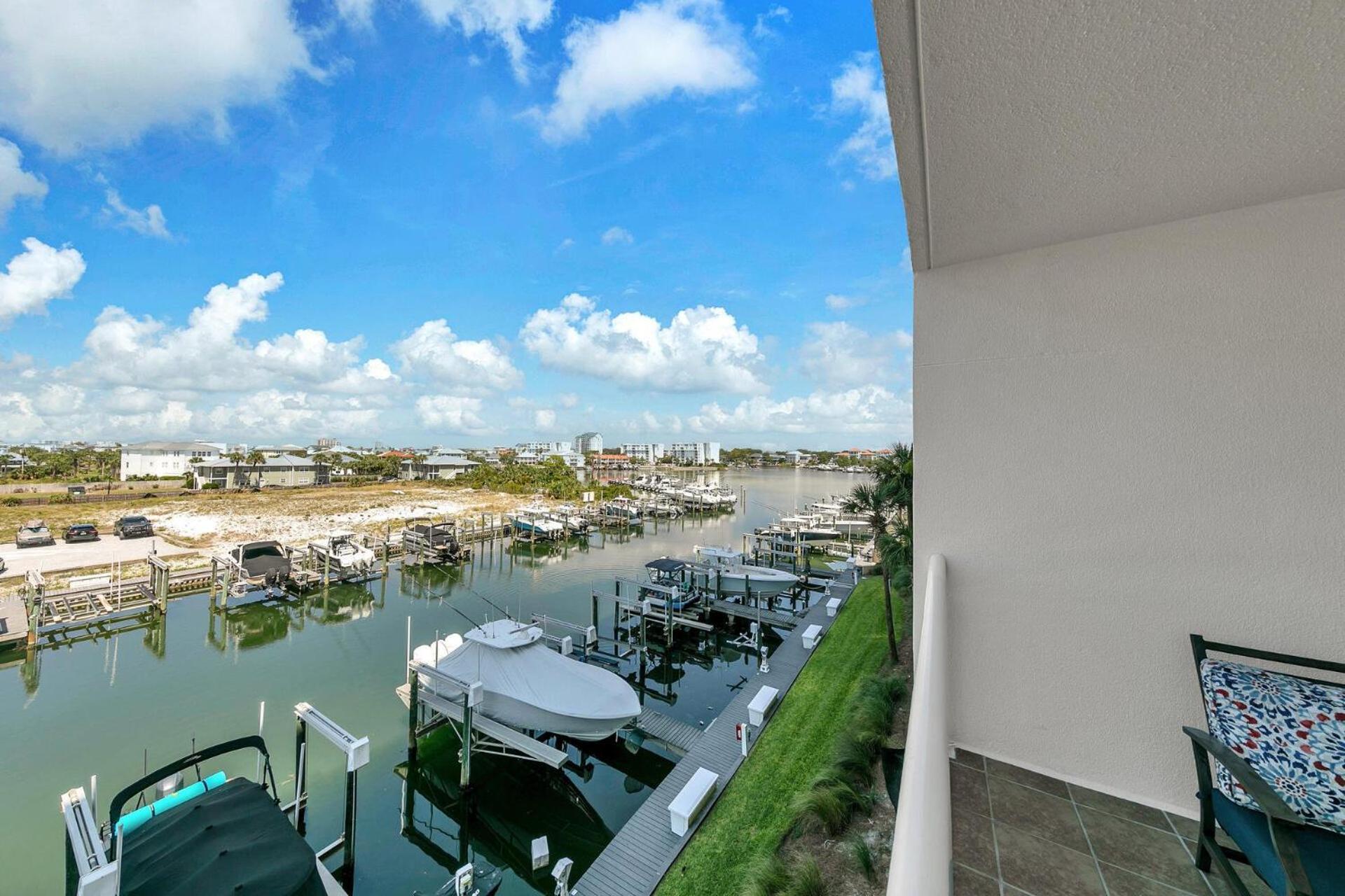 Harbor Landing 102b - Beautiful Harbor Views Holiday home