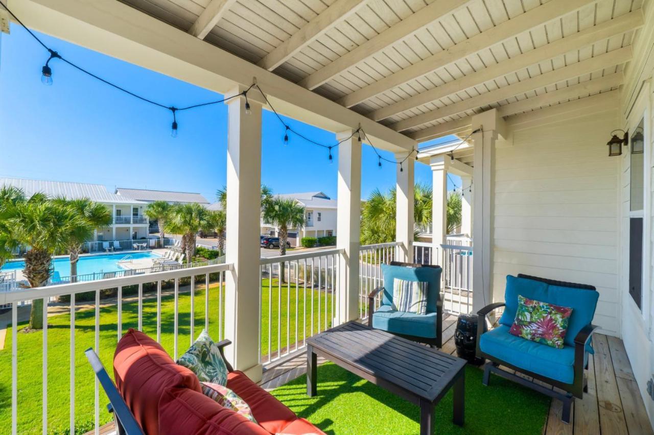 Sandy Feet Retreat Heart Of Community Pool Holiday home