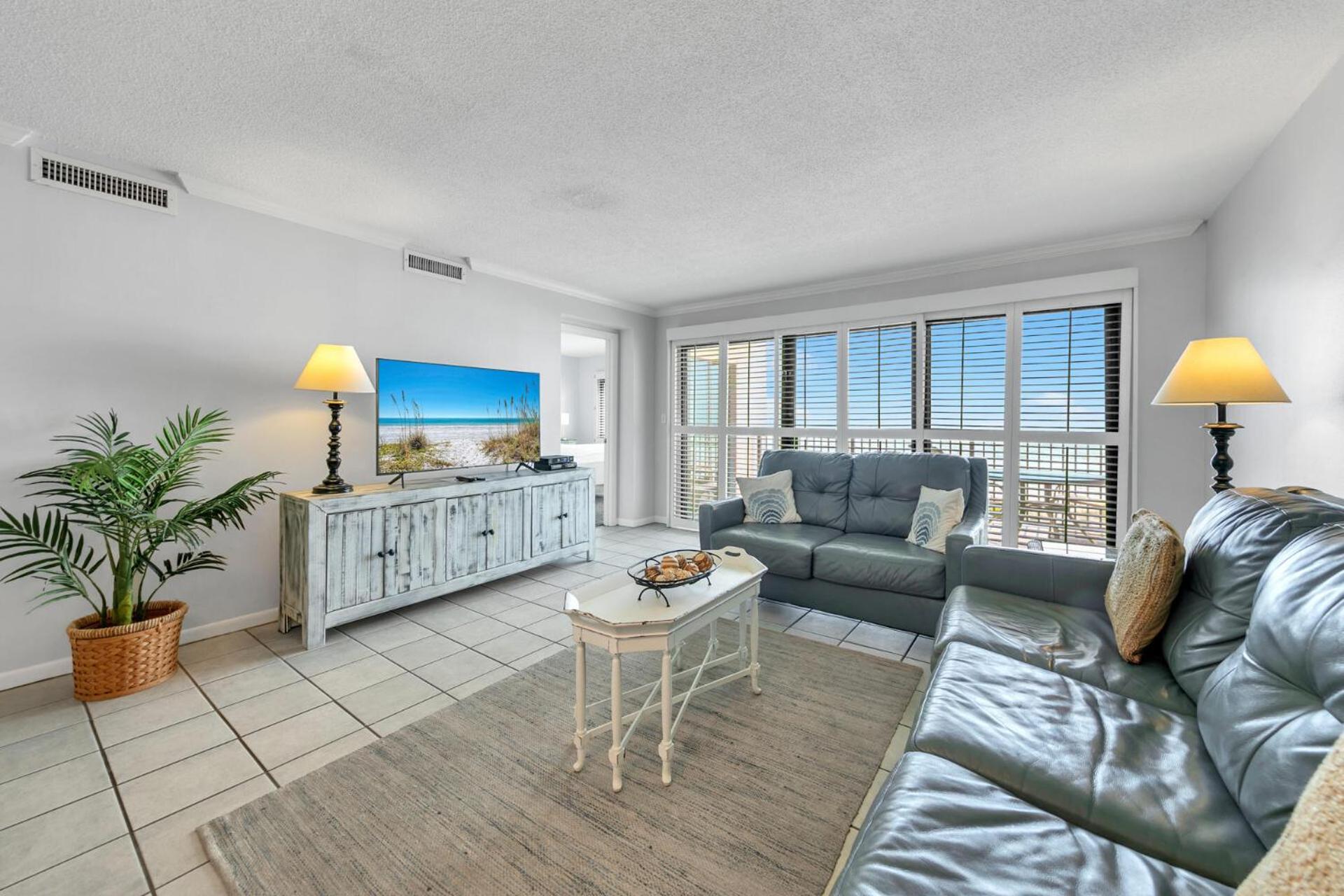 Emerald Towers 302 Front Destin