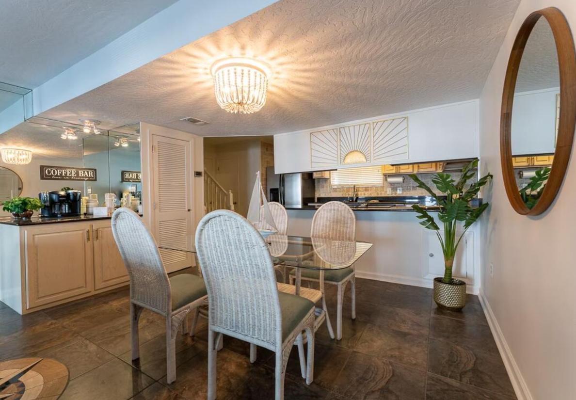 Canal Place 6 Harbor Views With Access To Boat Slip Holiday home *