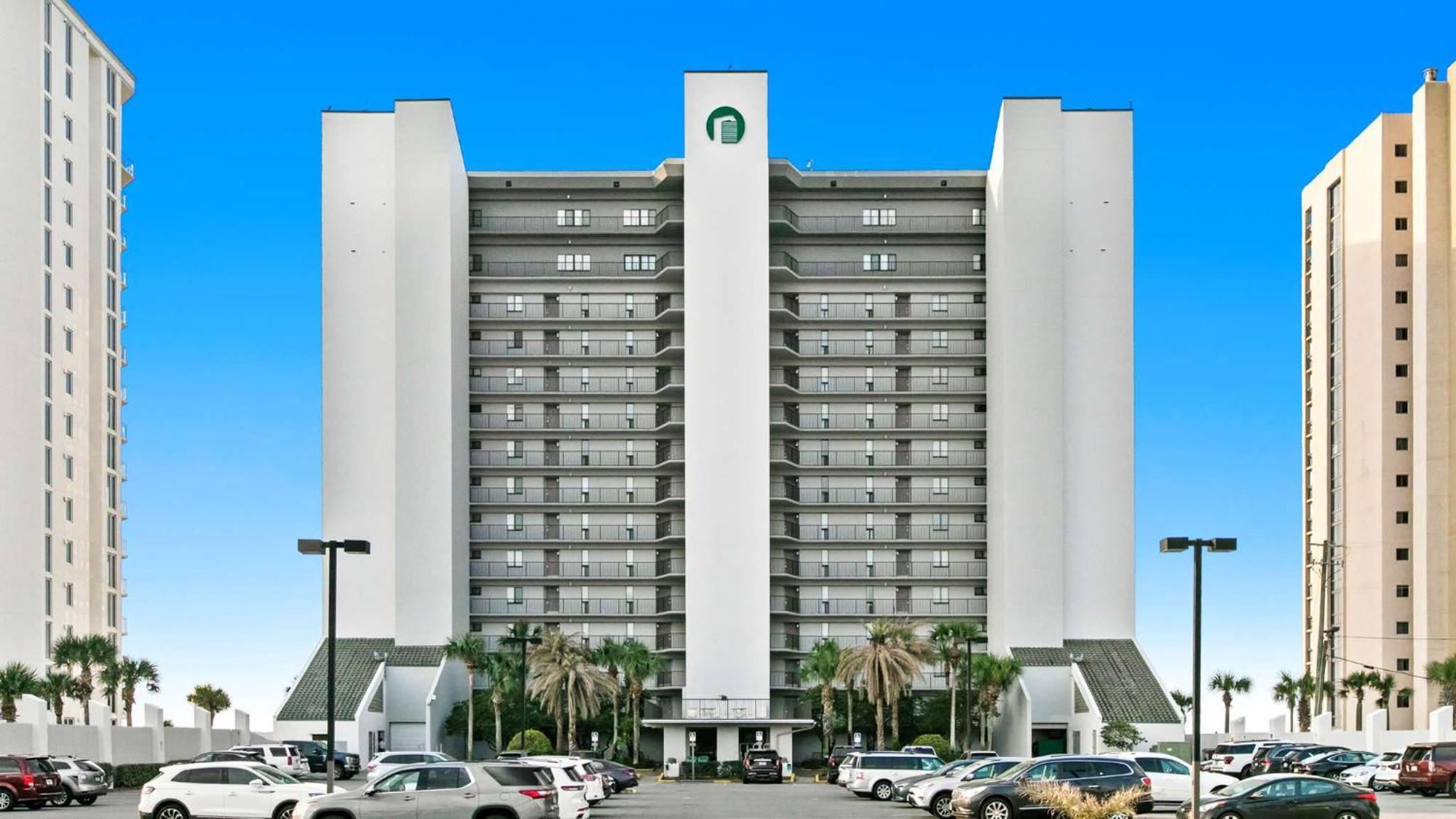 Emerald Towers 302 Front Holiday home *