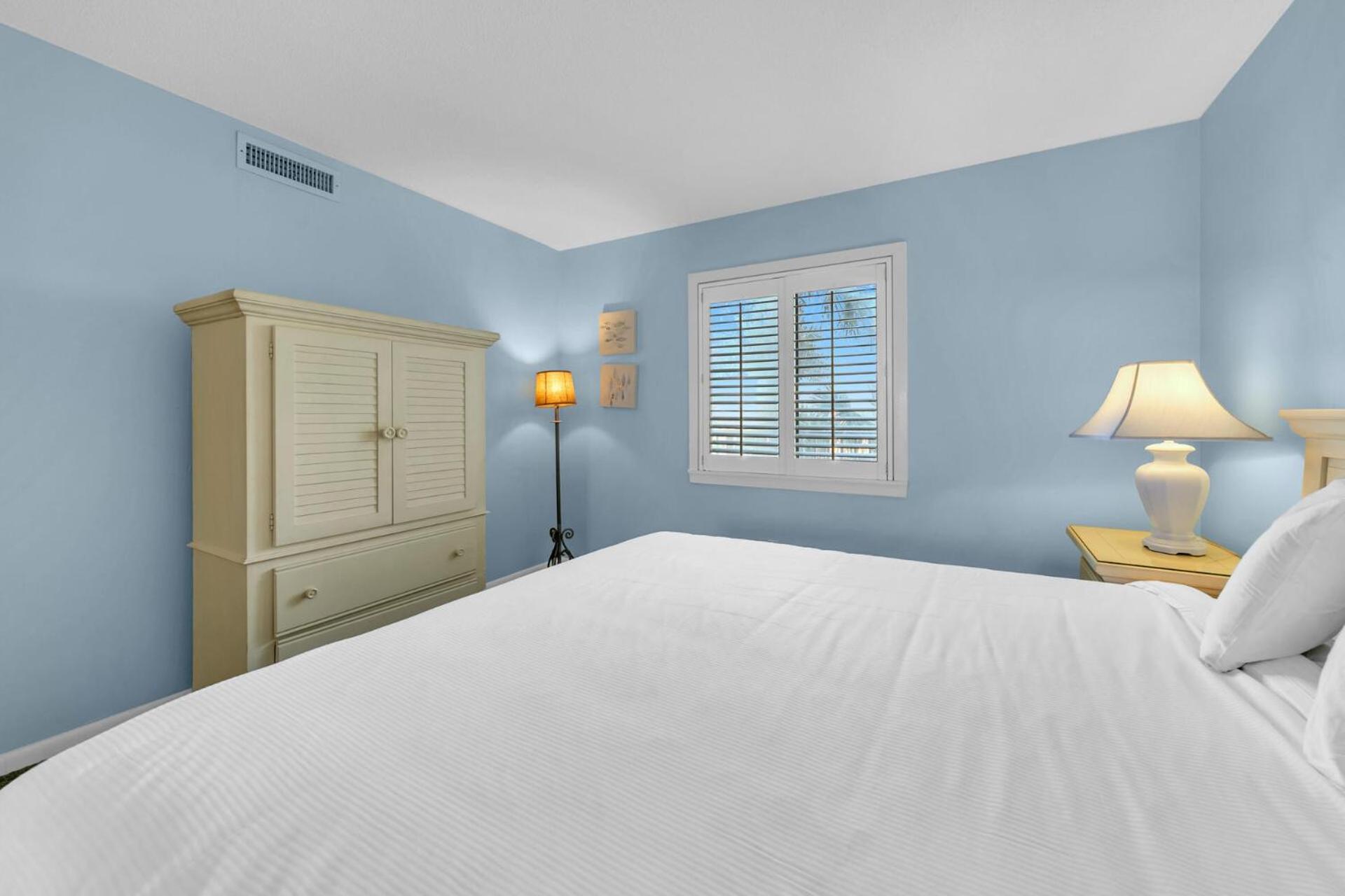 Emerald Towers 302 Front Destin