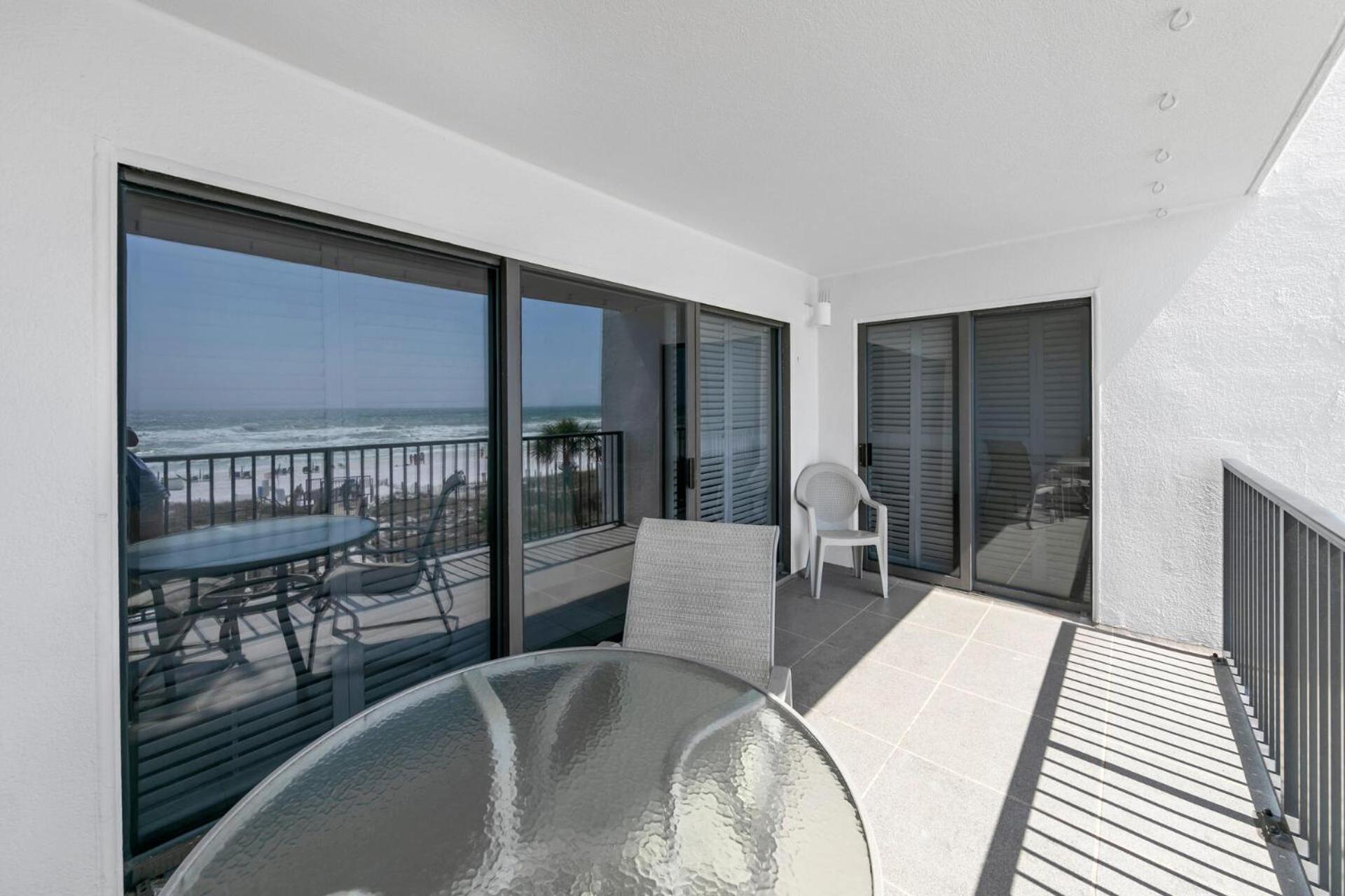 Emerald Towers 302 Front Destin