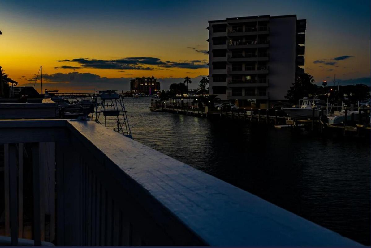 Canal Place 6 Harbor Views With Access To Boat Slip Holiday home Destin