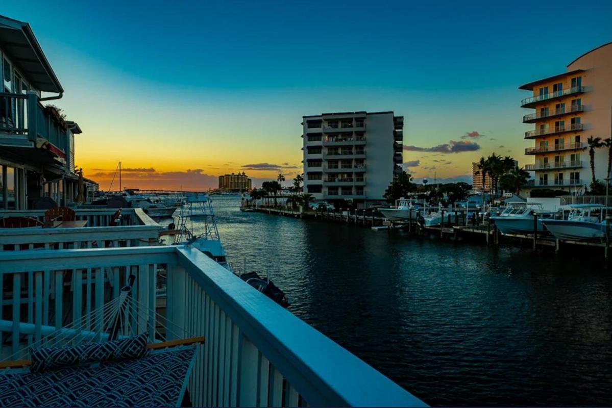 Holiday home Canal Place 6 Harbor Views With Access To Boat Slip Destin