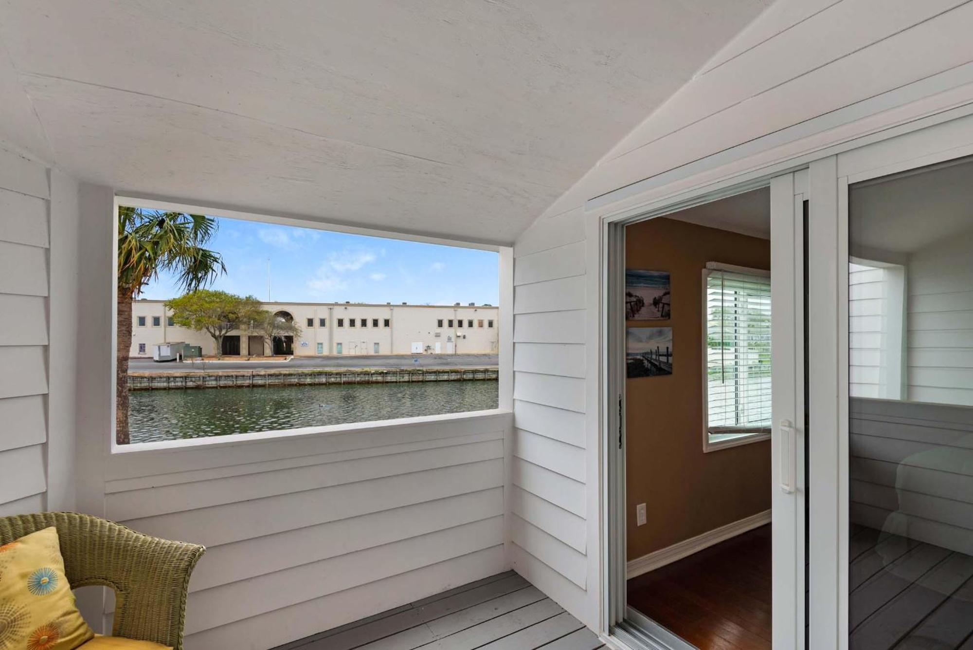 Shoreline Towers Townhouse 4-3 Destin