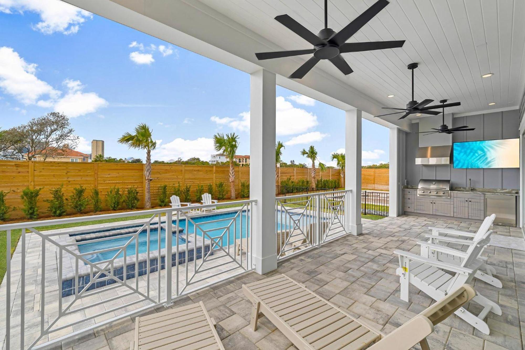 Holiday home Tango Vista With Pool, Elevator, And Views Destin