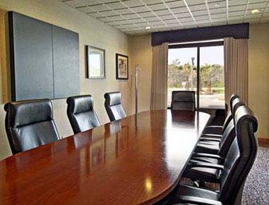Wingate By Wyndham Hotel 3*