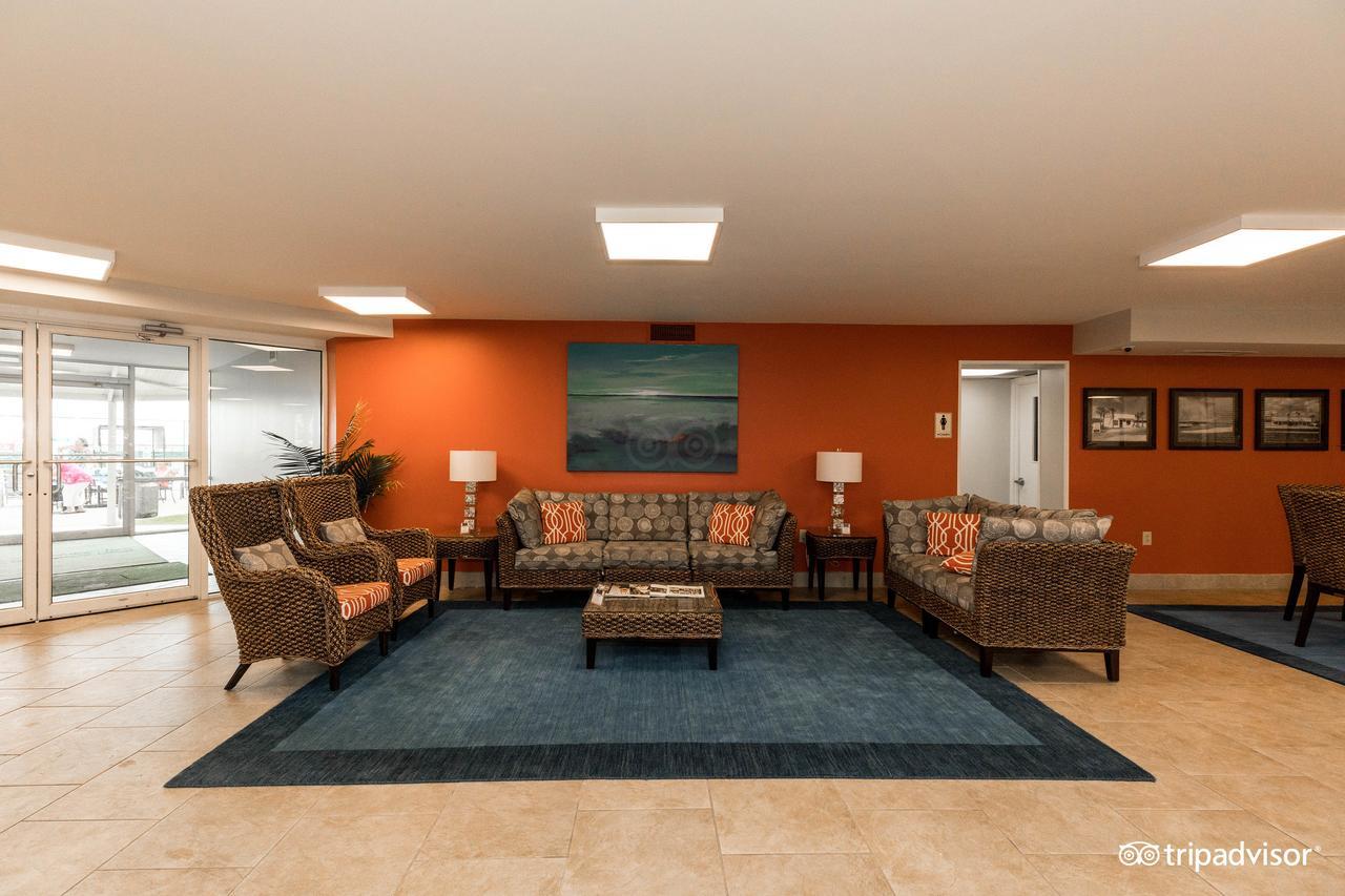 Holiday Surf And Racquet Club Apartment