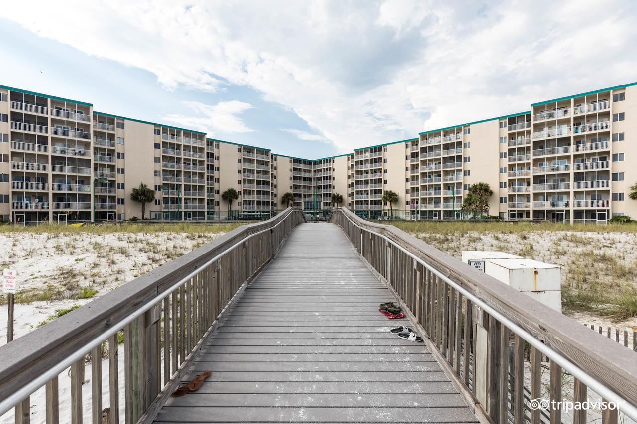 Apartment Holiday Surf And Racquet Club *