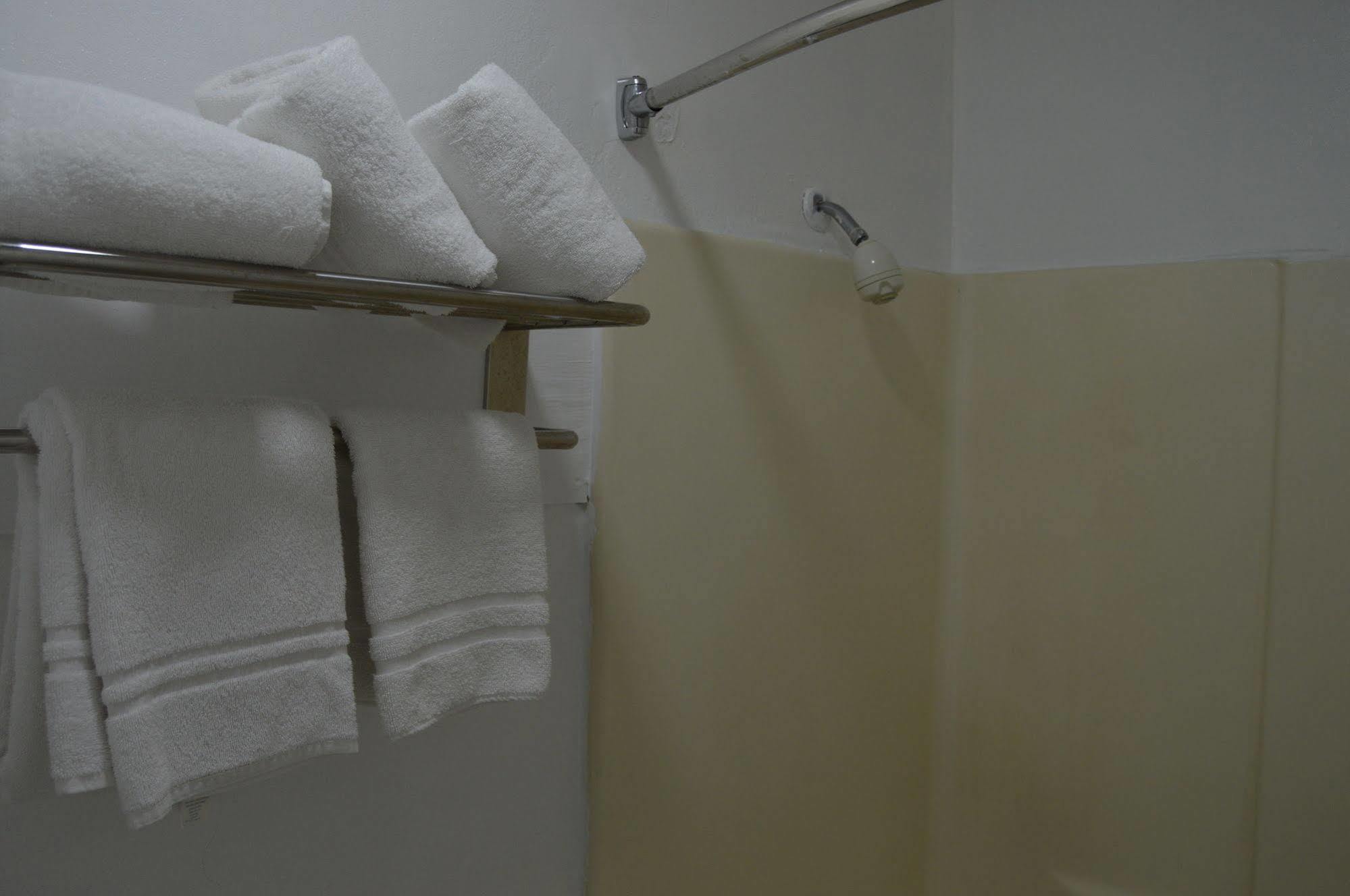 Hotel &