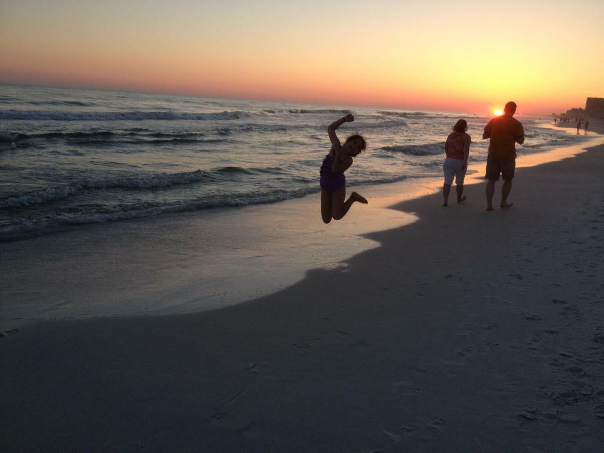 Sandestin Luau By Tufan Destin