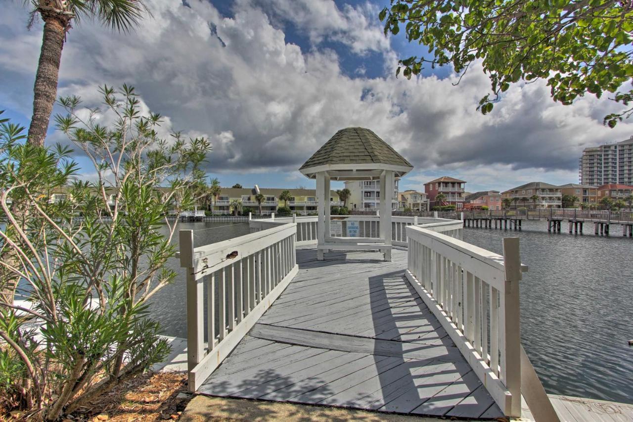 Townhome With Access And 2 Pools!