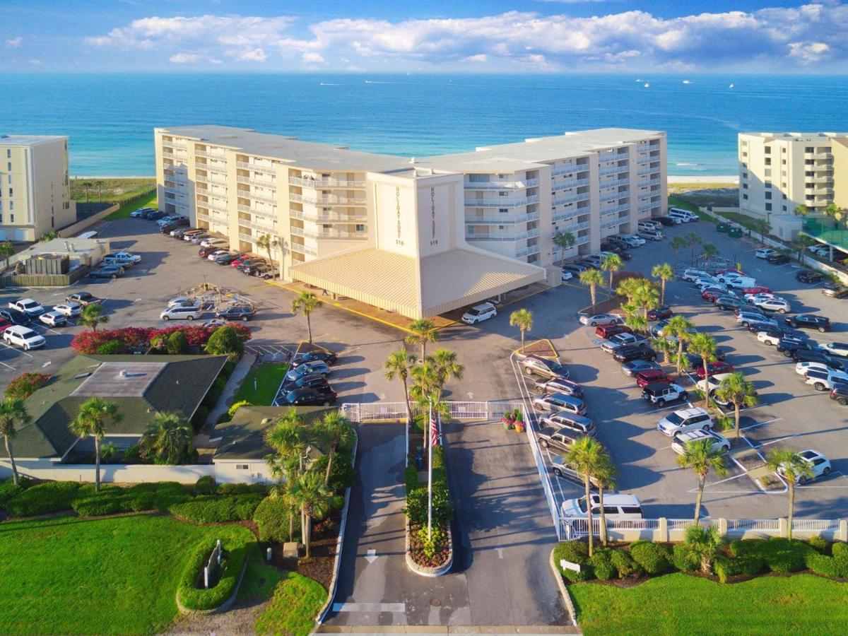 Holiday Surf And Racquet Club