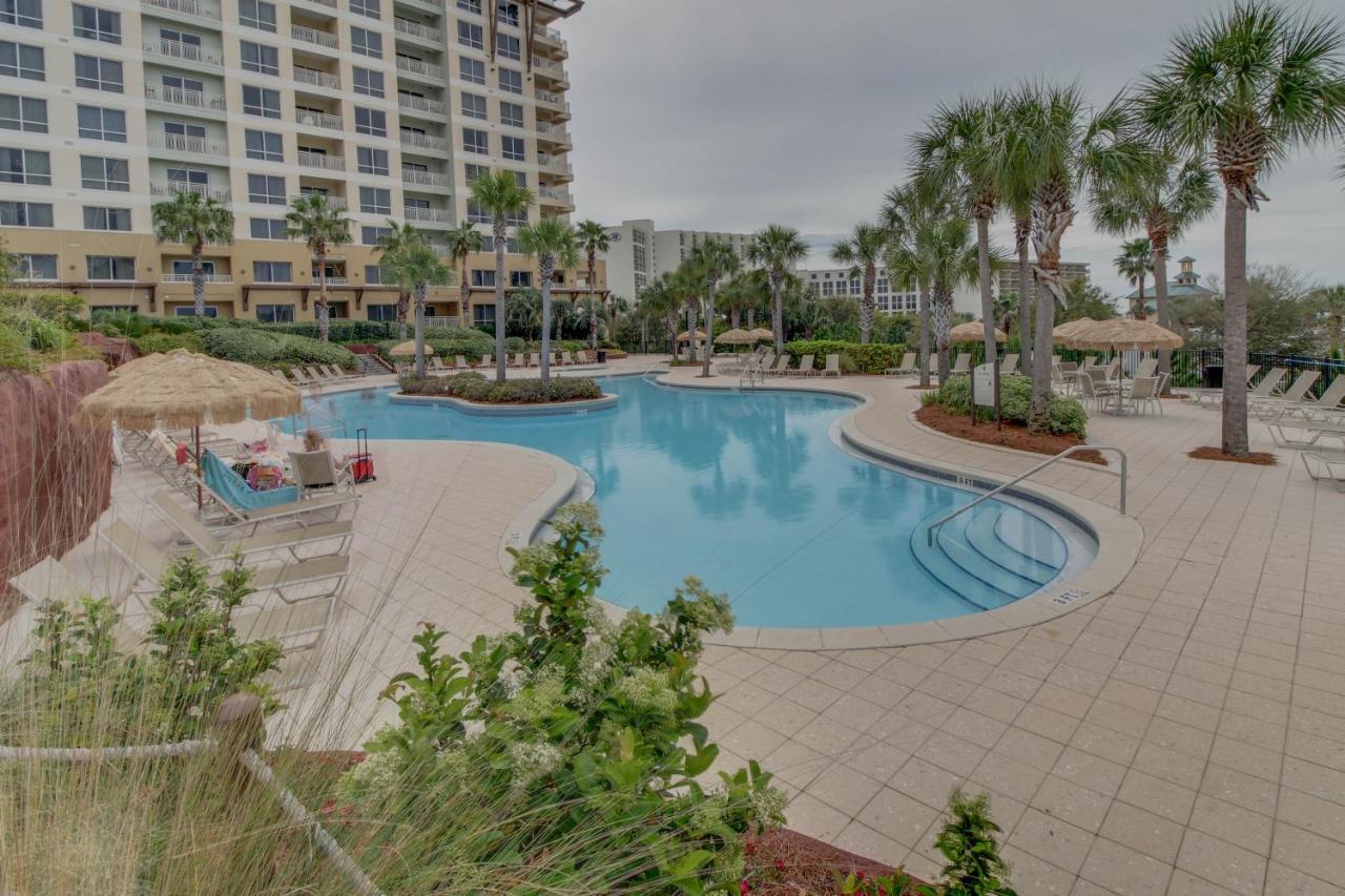 Apartment Luau *
