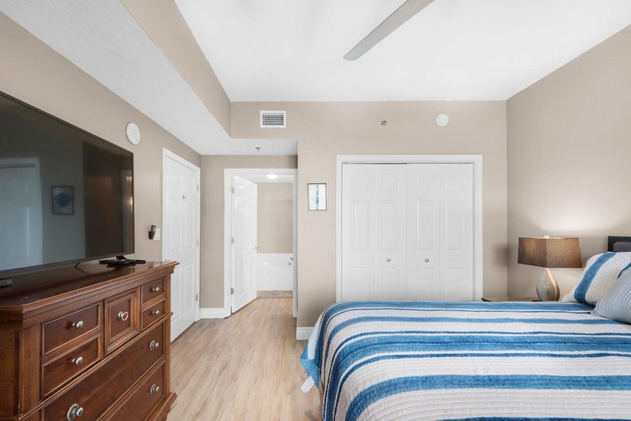 Ariel Dunes I 707 Apartment