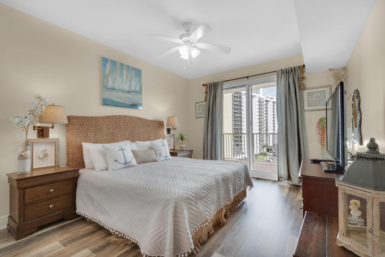 Ariel Dunes I 707 Apartment *