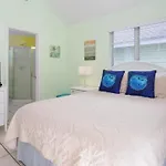 Nantucket Rainbow Cottages 20A Studio