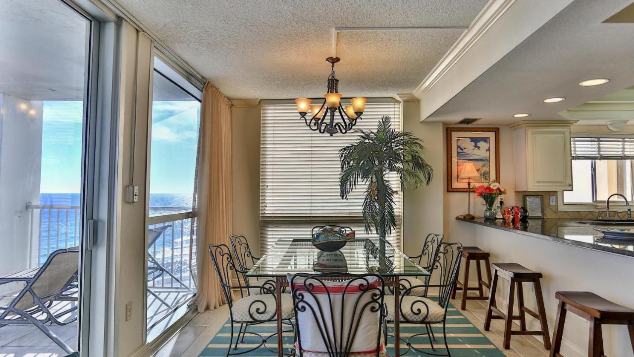 Shoreline Towers 1061 - Updated Beachfront With Incredible Views End Unit Holiday home