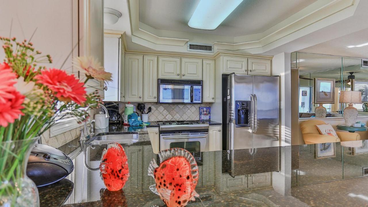 Holiday home Shoreline Towers 1061 - Updated Beachfront With Incredible Views End Unit Destin