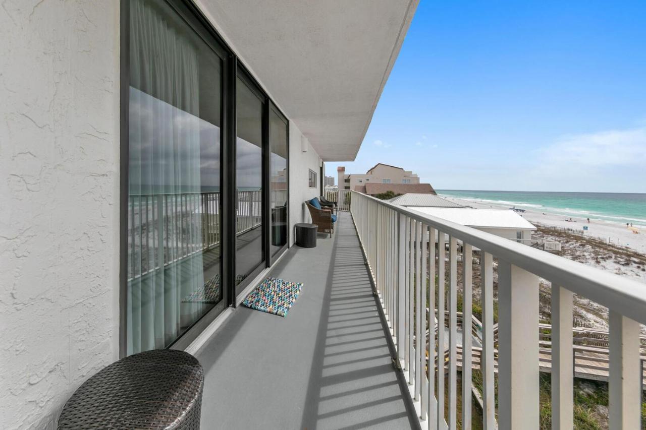 Mainsail 131 - Beachfront 2br With Free Seasonal Service Destin