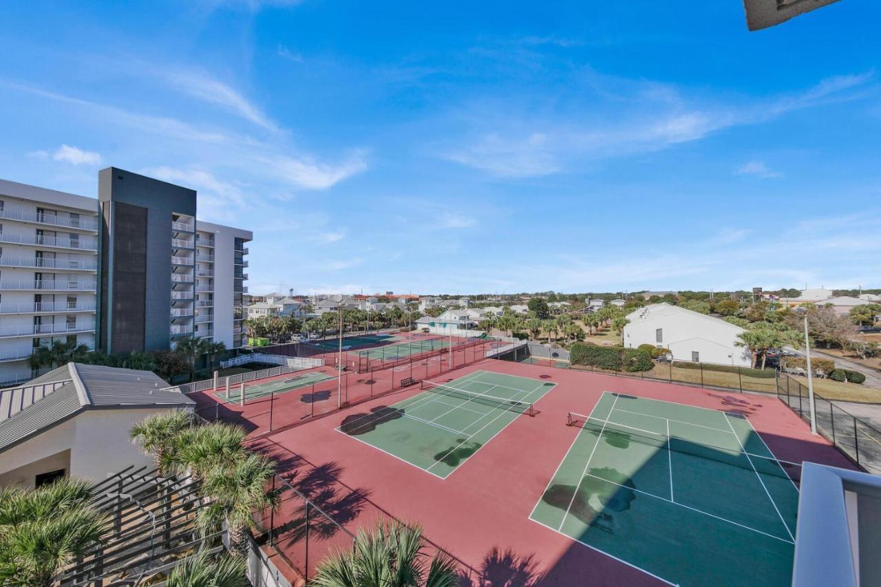 Mainsail 131 - Beachfront 2br With Free Seasonal Service Holiday home