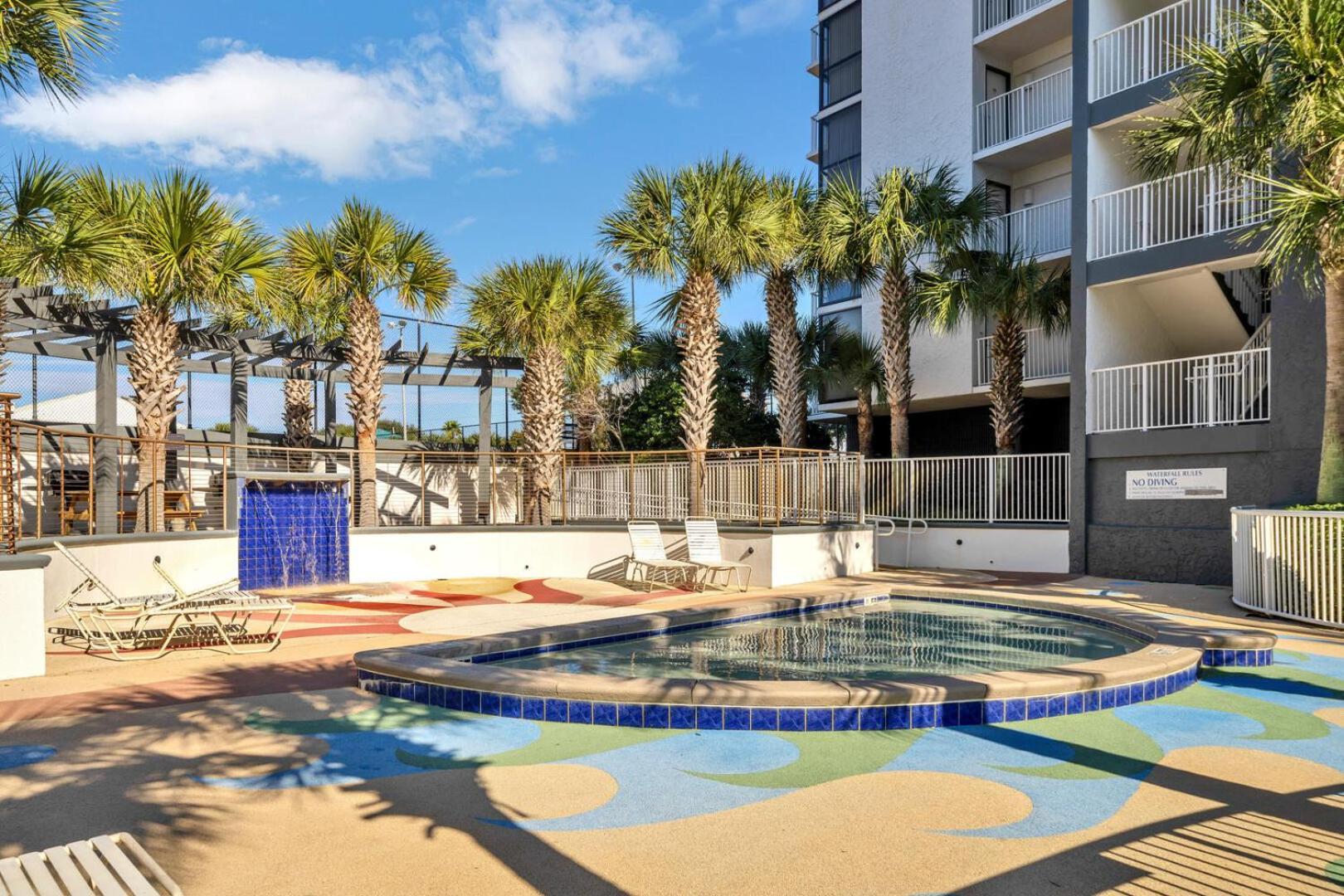 Mainsail 131 - Beachfront 2br With Free Seasonal Service