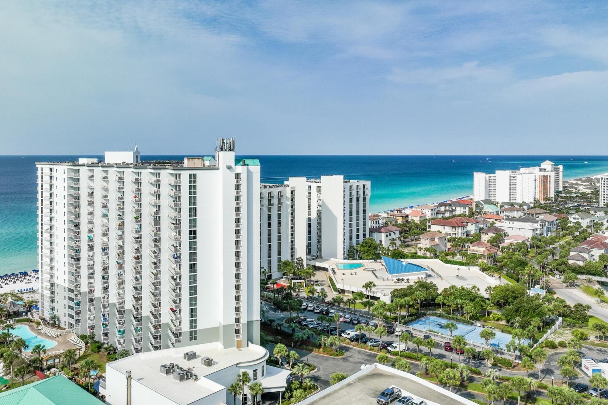 Pelican Pointe *