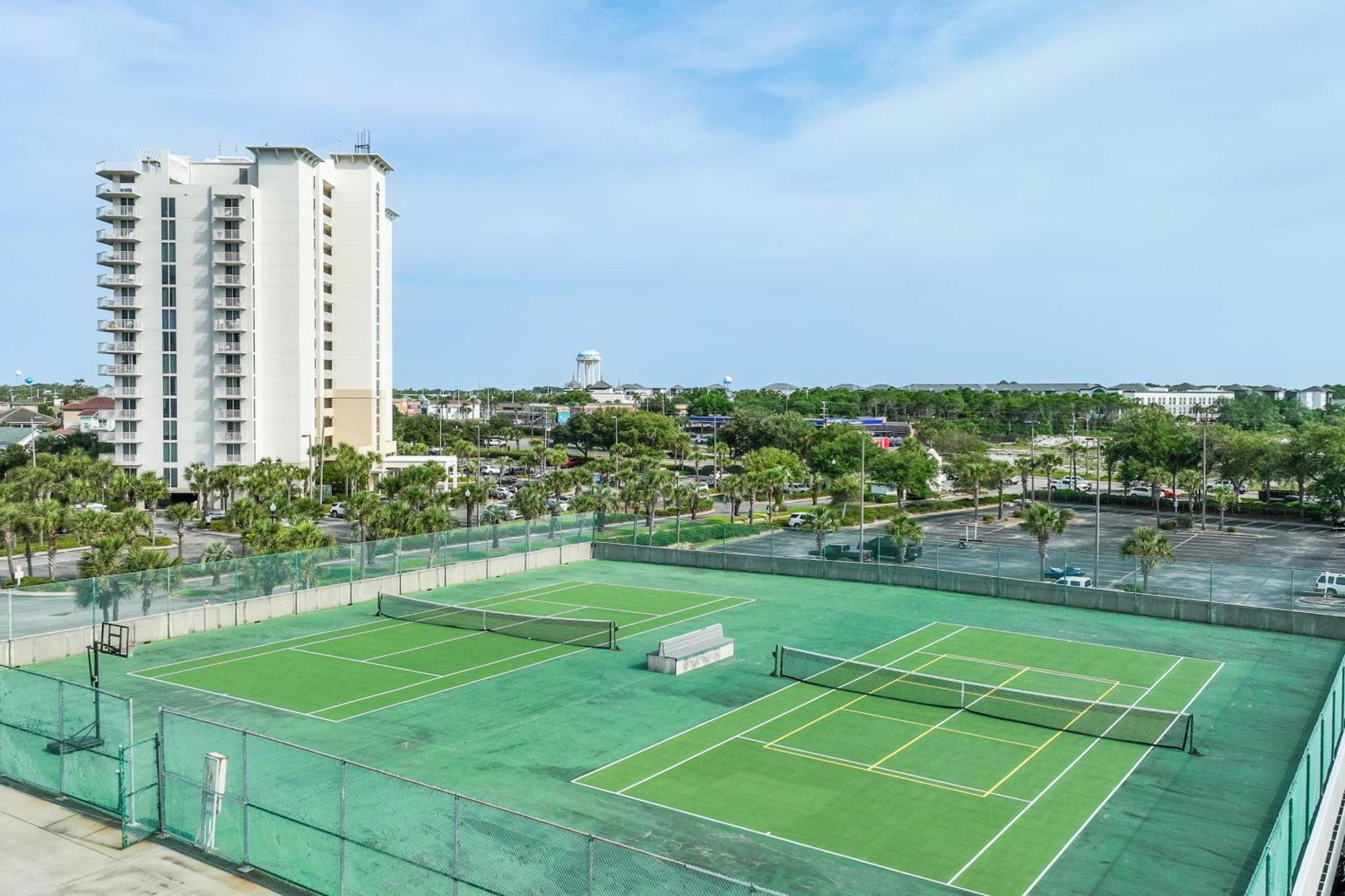 Pelican Pointe
