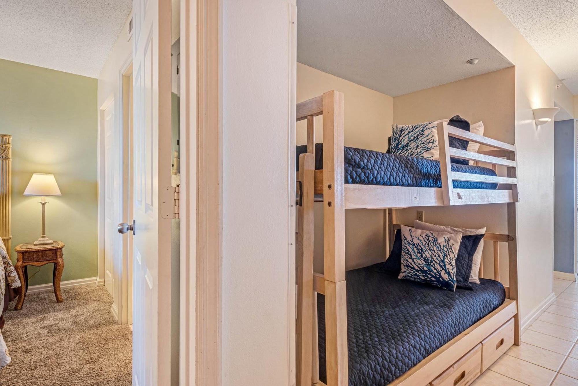 Apartment Pelican Pointe *