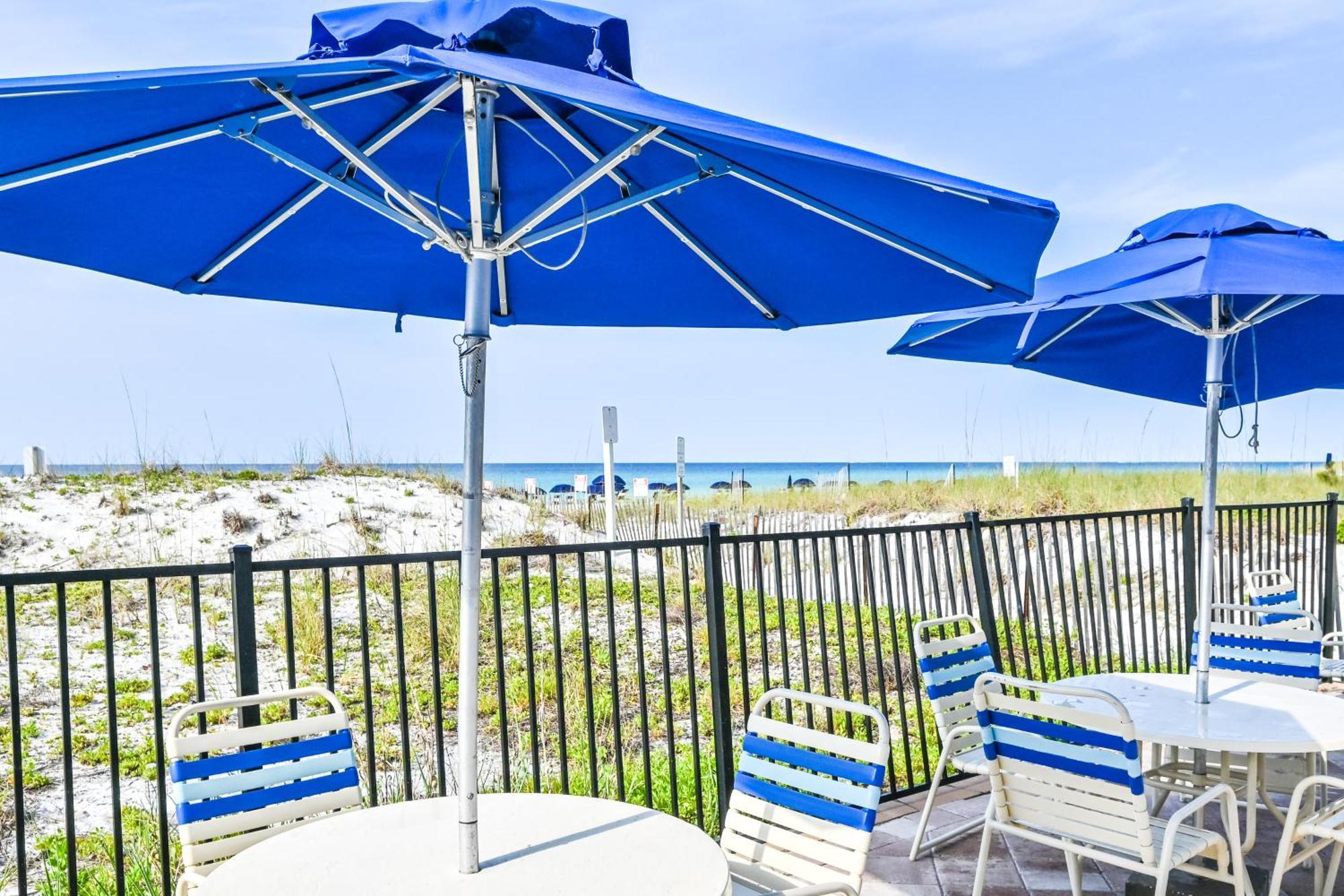 Pelican Pointe Apartment *