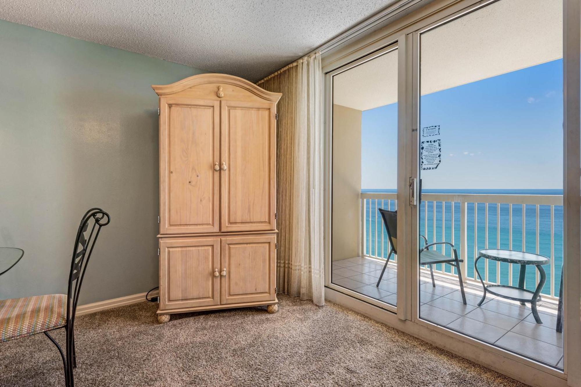 Pelican Pointe