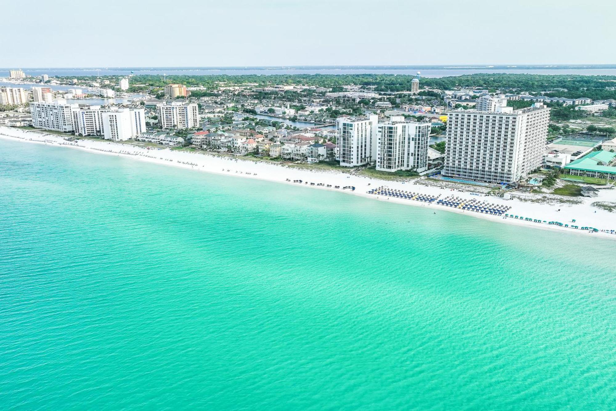 Pelican Pointe *
