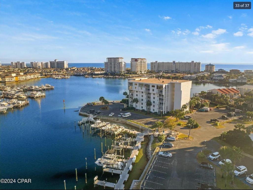 Dolphin Point 106c - Harbor Views & Boat Slip Holiday home Destin