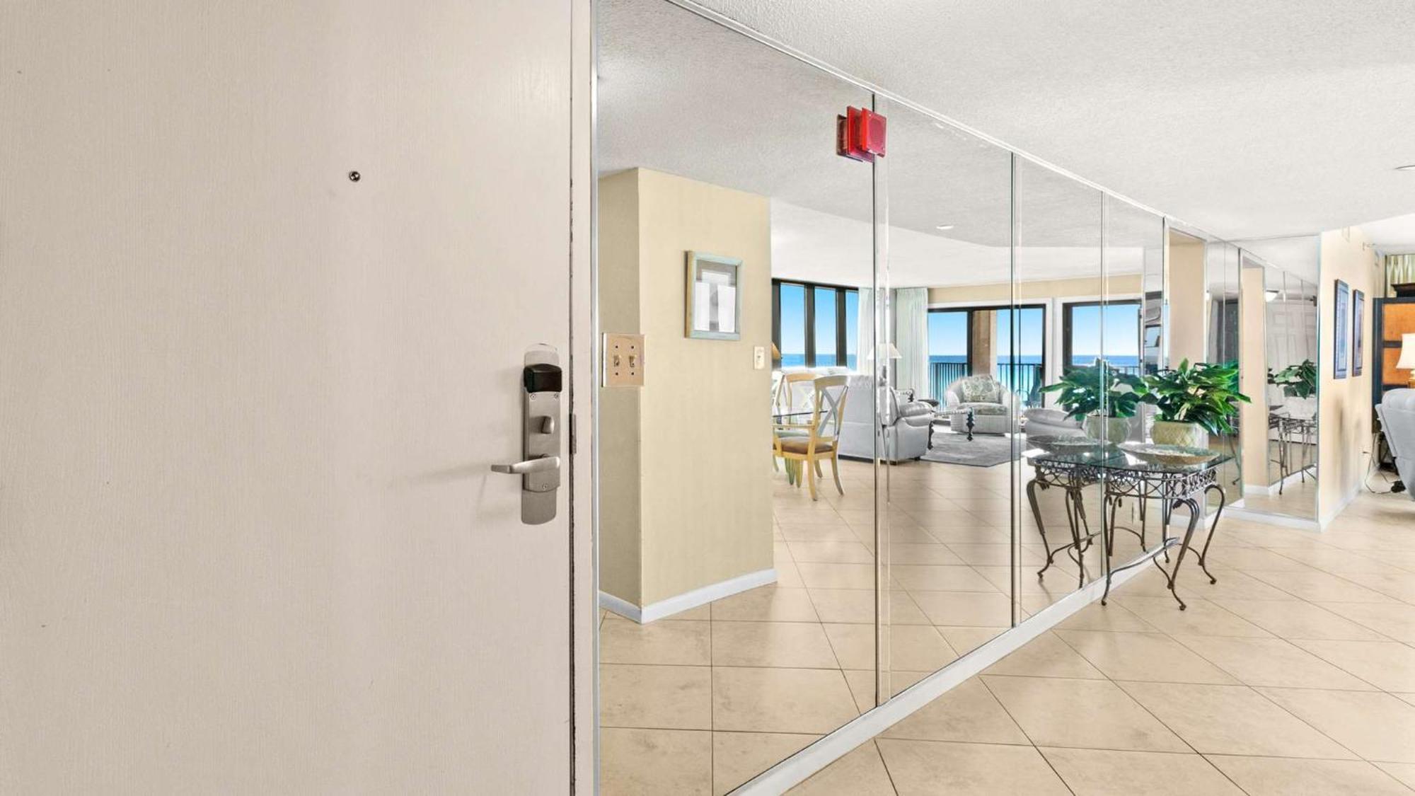 Emerald Towes 306 Front 3rd Floor Holiday home Destin