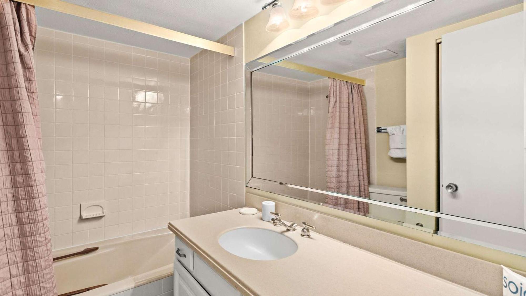Emerald Towes 306 Front 3rd Floor Holiday home *