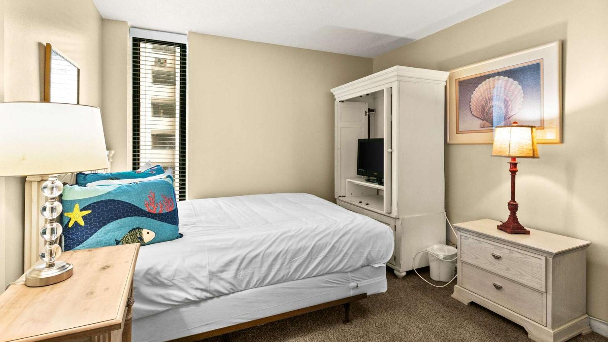 Emerald Towes 306 Front 3rd Floor Holiday home *